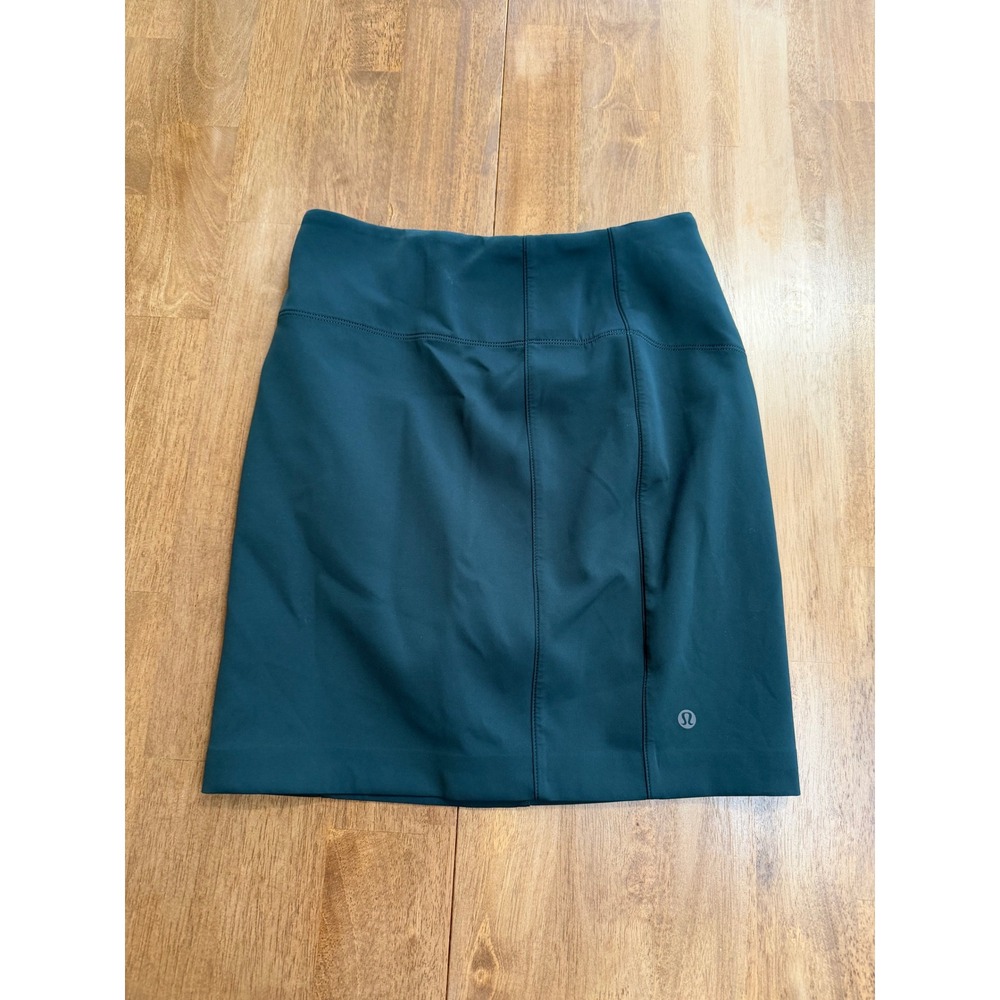 Lululemon Athletica Forest Green Athletic Skirt Size 6 Zipper Pocket Mini